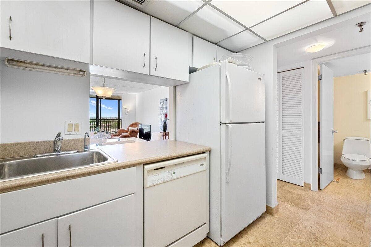 3912 S Ocean Boulevard, #1211, Highland Beach, FL 33487 19-1211 TM -1630