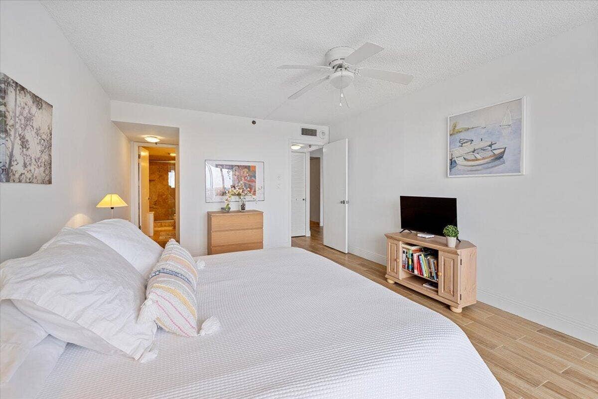 3912 S Ocean Boulevard, #1211, Highland Beach, FL 33487 03-1211 TM -1432