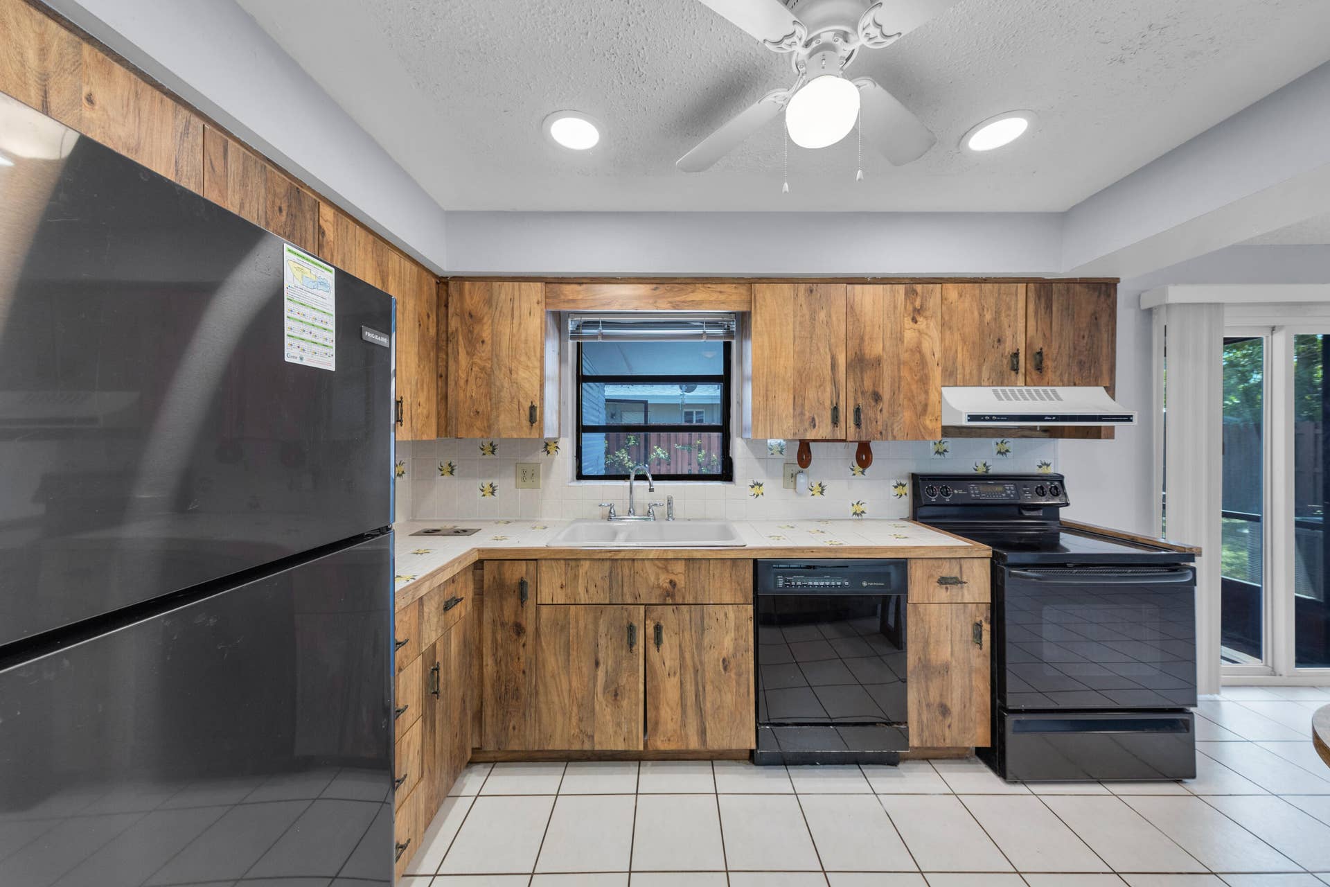608-612 NE 21st Court, Wilton Manors, FL 33305 608- Kitchen