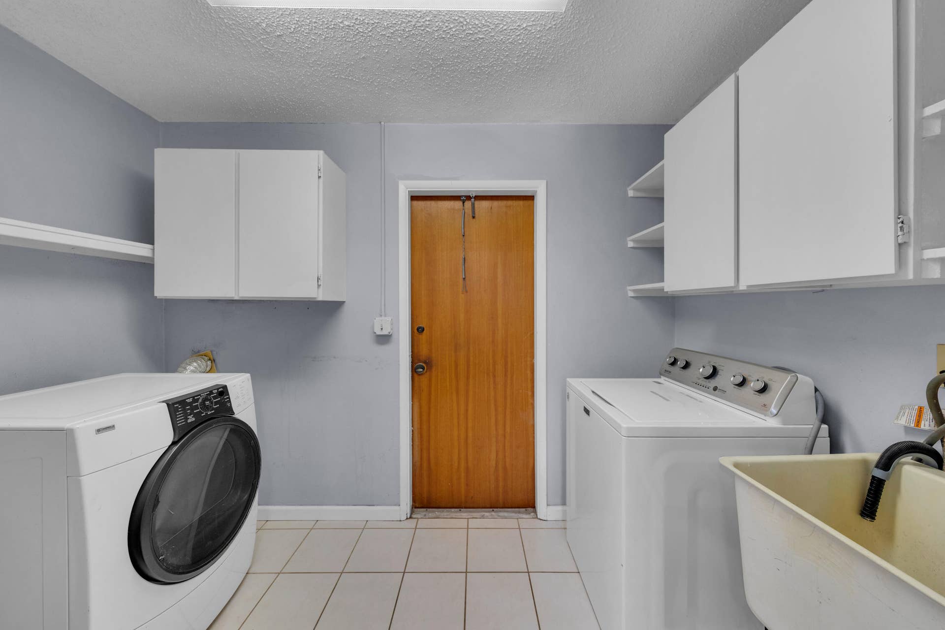 608-612 NE 21st Court, Wilton Manors, FL 33305 608- Laundry Room