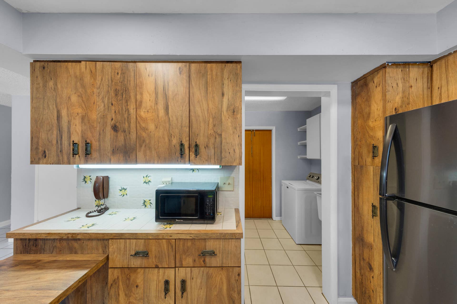608-612 NE 21st Court, Wilton Manors, FL 33305 608 - to Laundry room