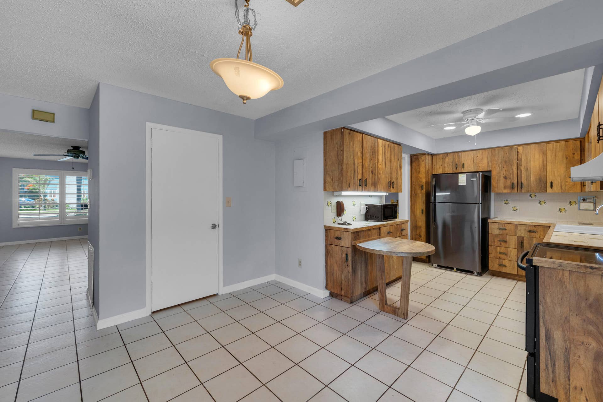 608-612 NE 21st Court, Wilton Manors, FL 33305 608 - Dining area