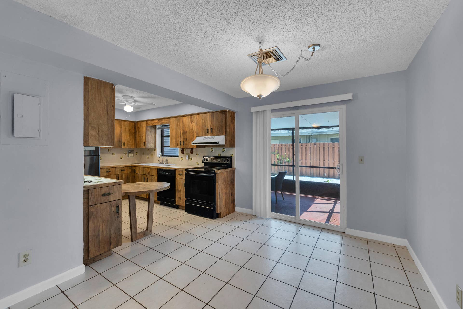 608-612 NE 21st Court, Wilton Manors, FL 33305 608 - Dining Room