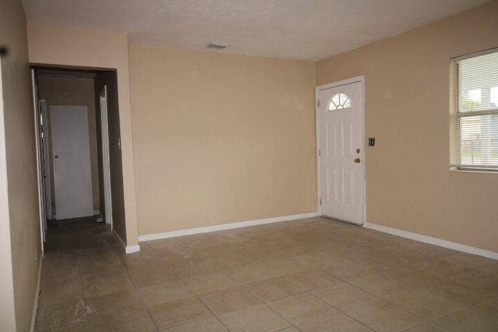 1417 W 32nd Street, Riviera Beach, FL 33404 IMG_1138_inPixio