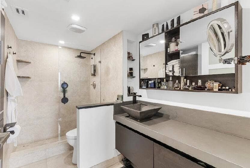 3400 S Ocean Boulevard, #Phg, Highland Beach, FL 33487 Bath