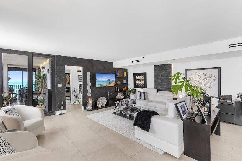 3400 S Ocean Boulevard, #Phg, Highland Beach, FL 33487 Living