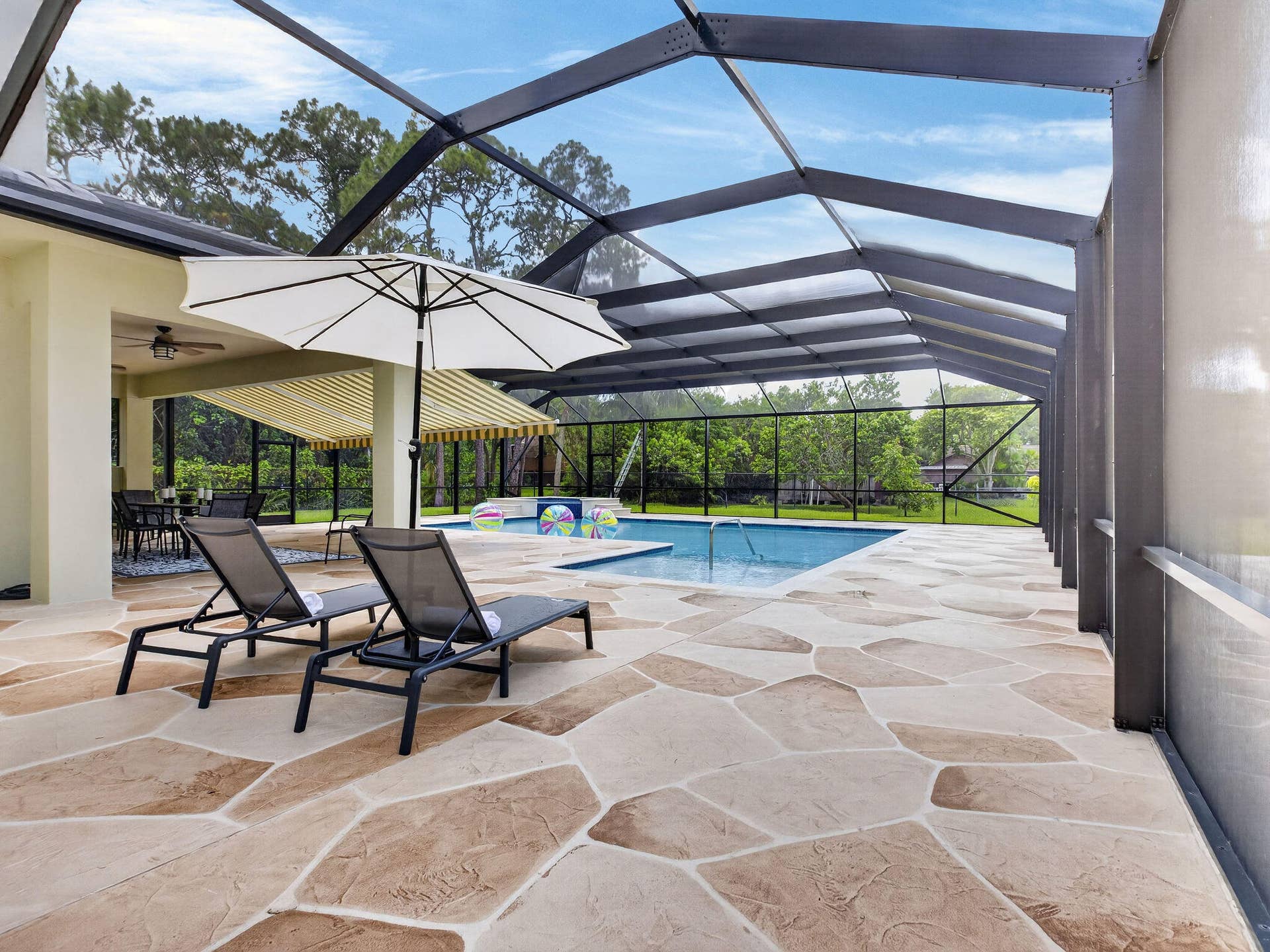 Sunny Lounge Area