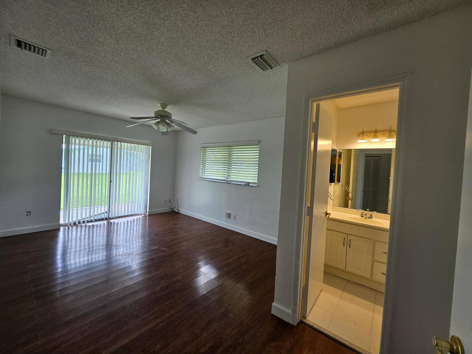 8431 NW 12th Street, #D68, Plantation, FL 33322 42709