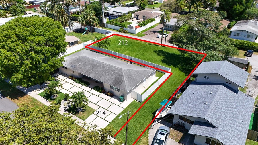 Property photo for 212 SE 5th Street, Dania Beach, FL