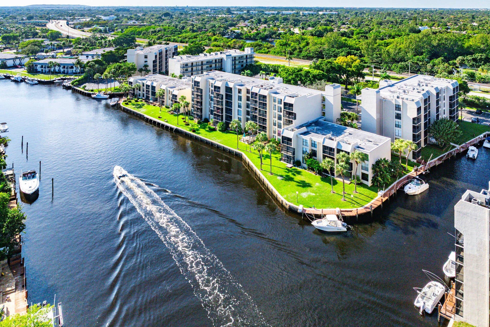 041-18RoyalPalmWay-109-BocaRaton-FL-3343
