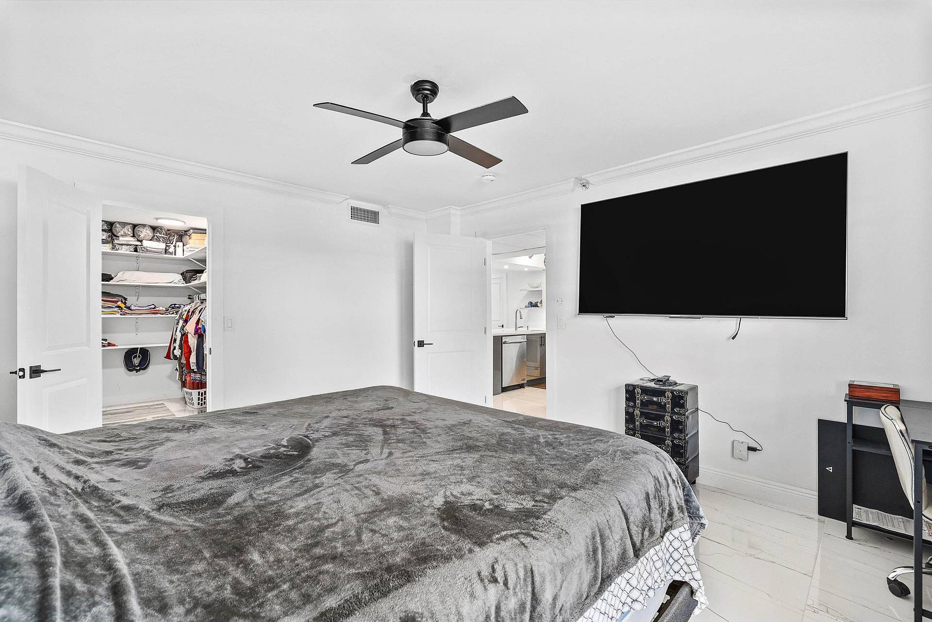 027-18RoyalPalmWay-109-BocaRaton-FL-3343