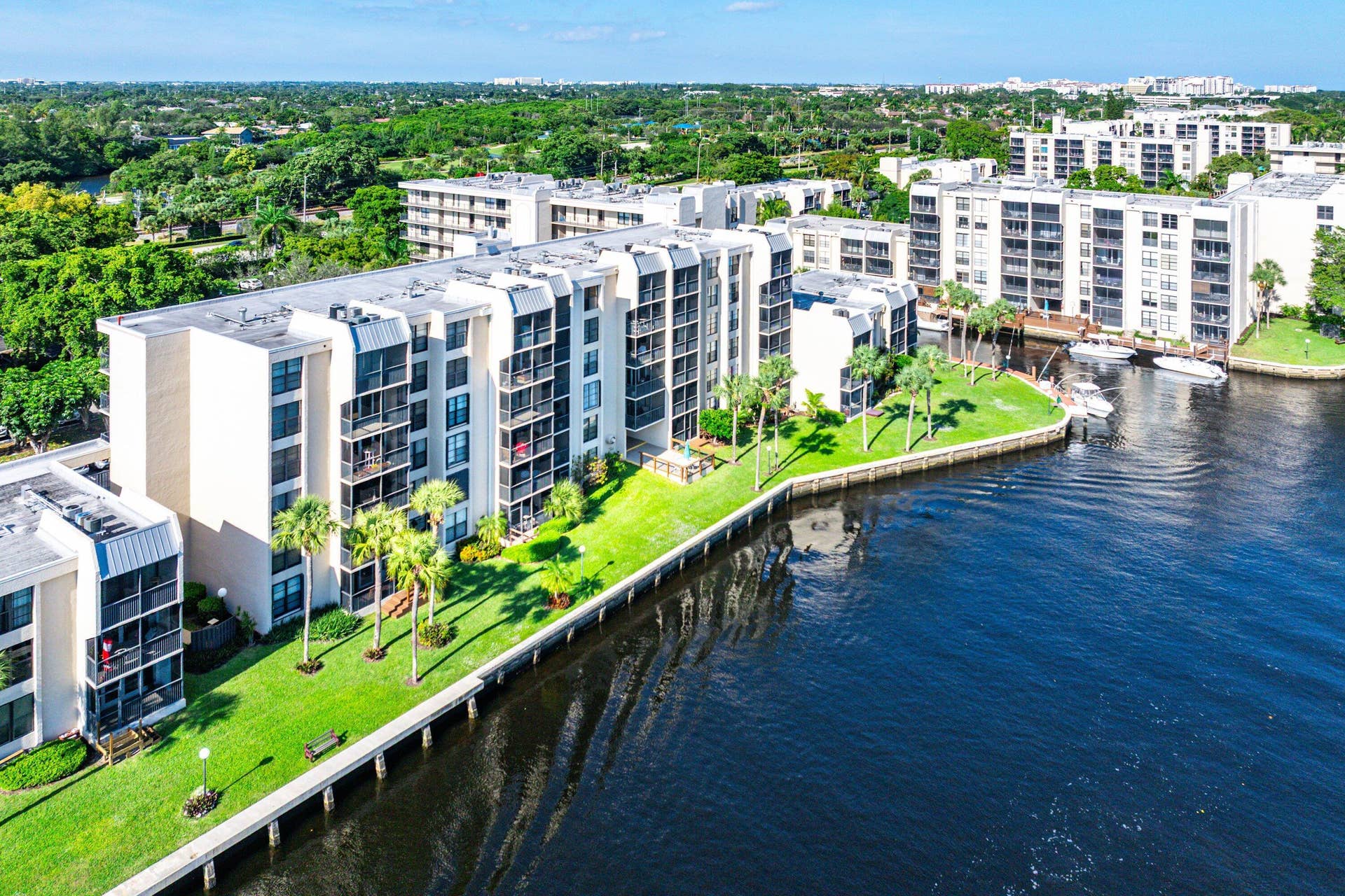043-18RoyalPalmWay-109-BocaRaton-FL-3343