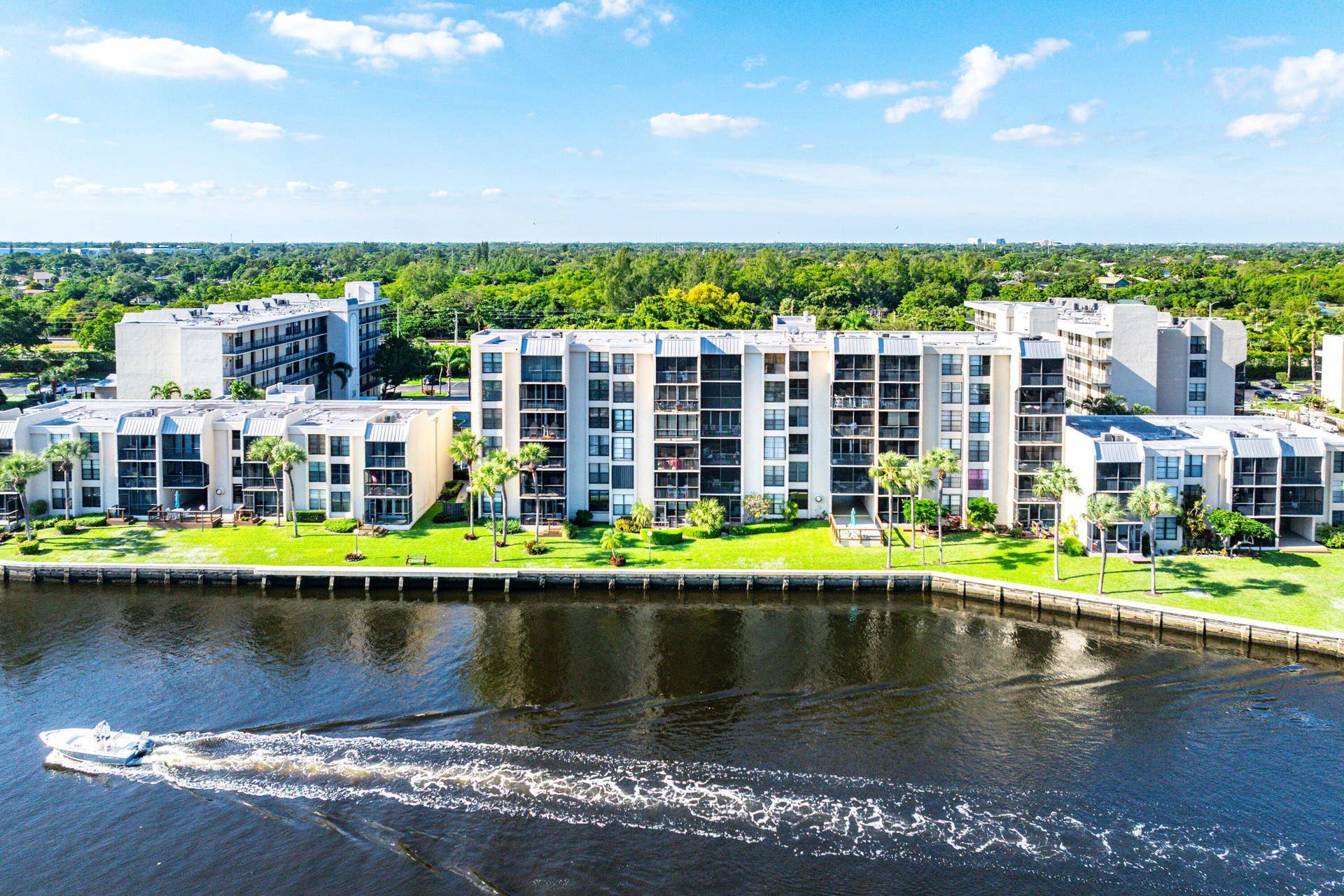 042-18RoyalPalmWay-109-BocaRaton-FL-3343