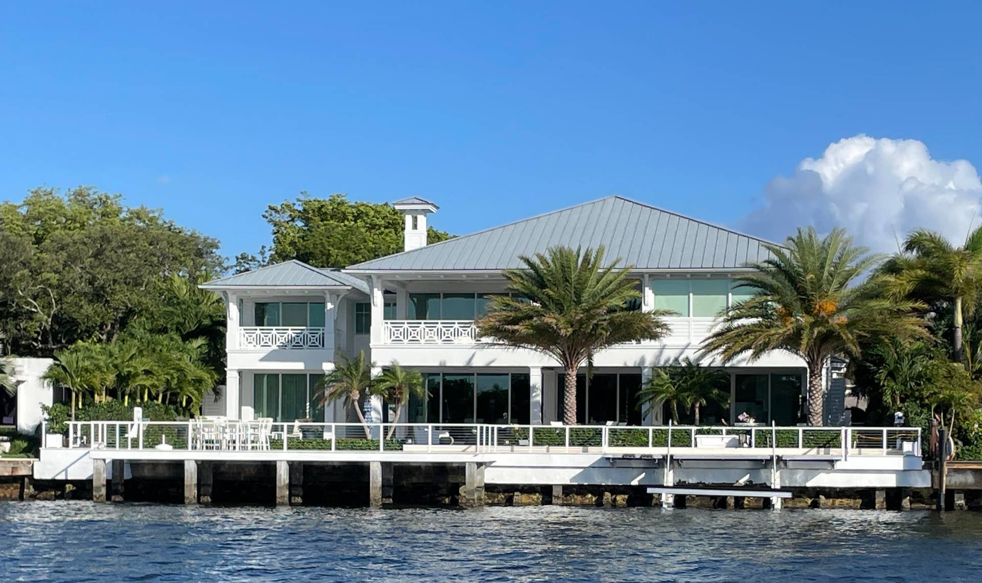 100 Ft Direct Intracoastal & Extended Dock Area