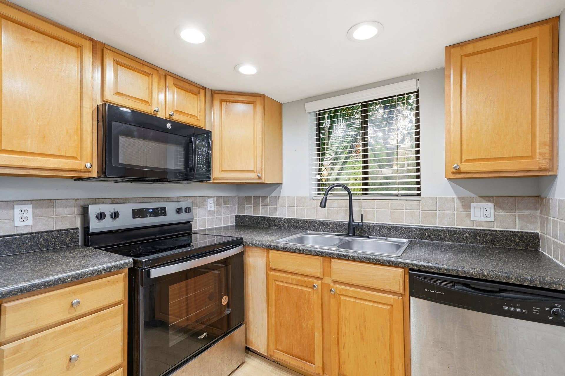 12_kitchen