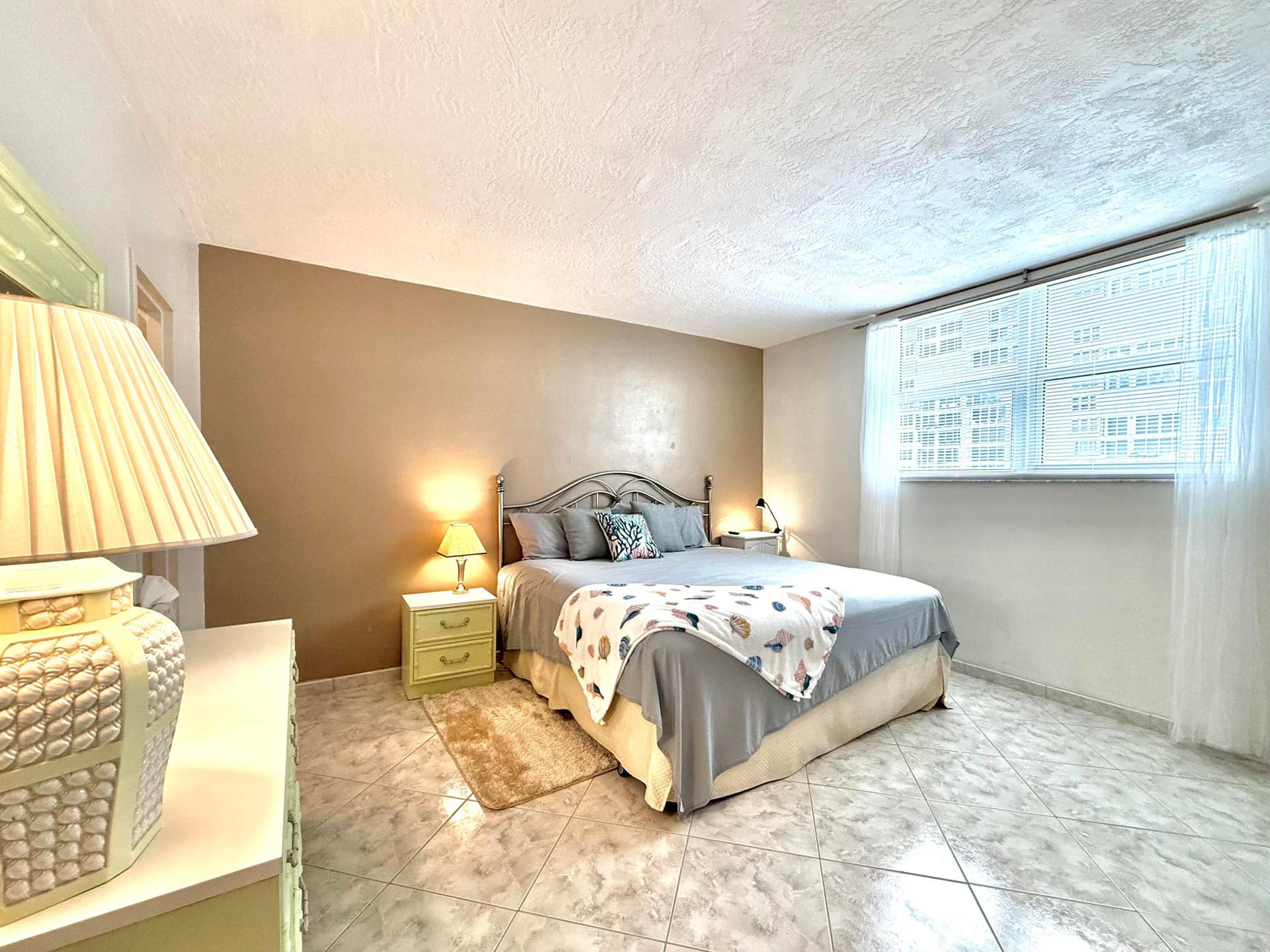 4250 Galt Ocean Drive, #14t, Fort Lauderdale, Fort Lauderdale, FL 33308 IMG_8448