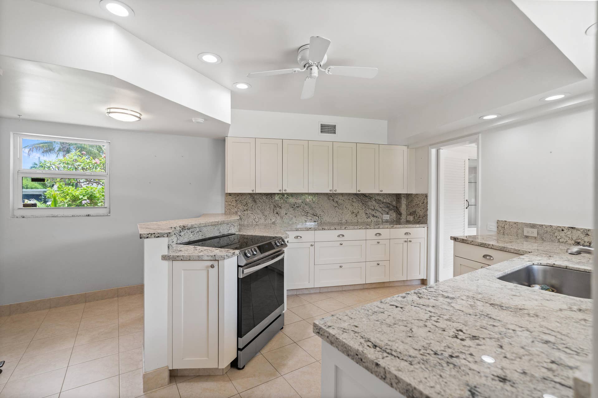 1705 NE 26th Avenue, Fort Lauderdale, FL 33305 DSC06339