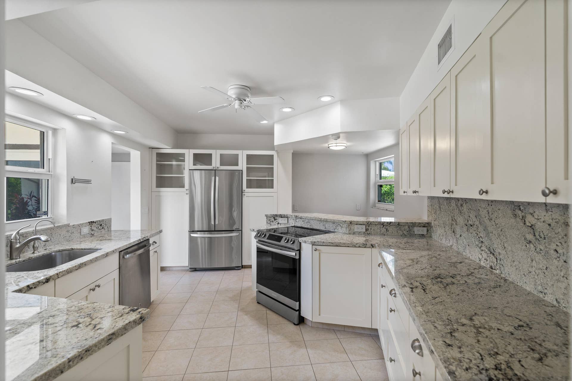 1705 NE 26th Avenue, Fort Lauderdale, FL 33305 DSC06333