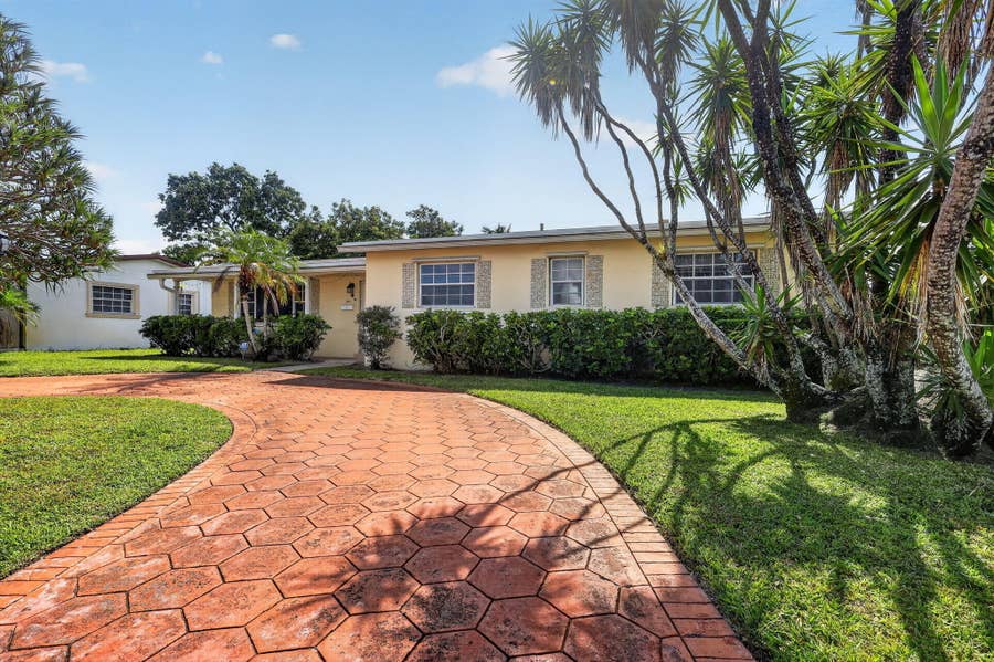 Property photo for 241 N 68th Terrace, Hollywood, FL