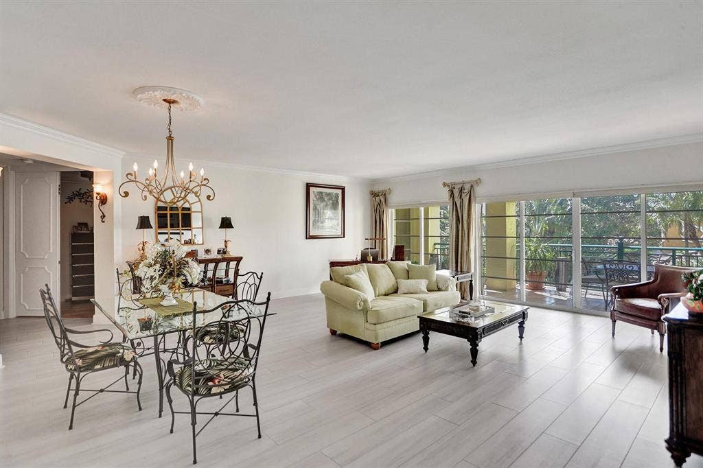 1228 Hillsboro, #204, Hillsboro Beach, FL 33062 LIVING/DINING ROOM