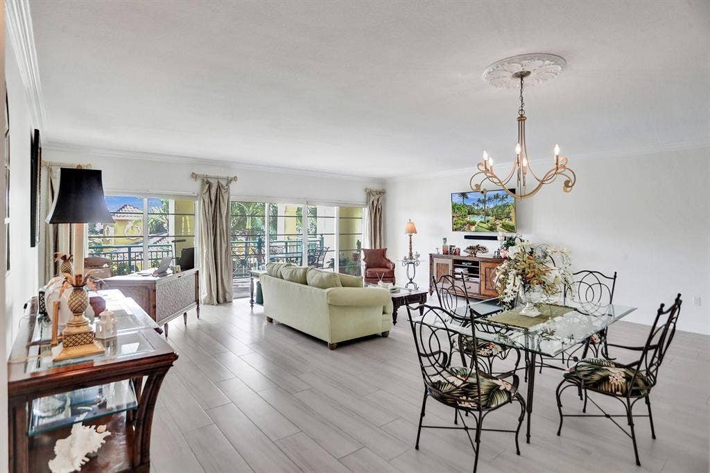 1228 Hillsboro, #204, Hillsboro Beach, FL 33062 LIVING/DINING ROOM
