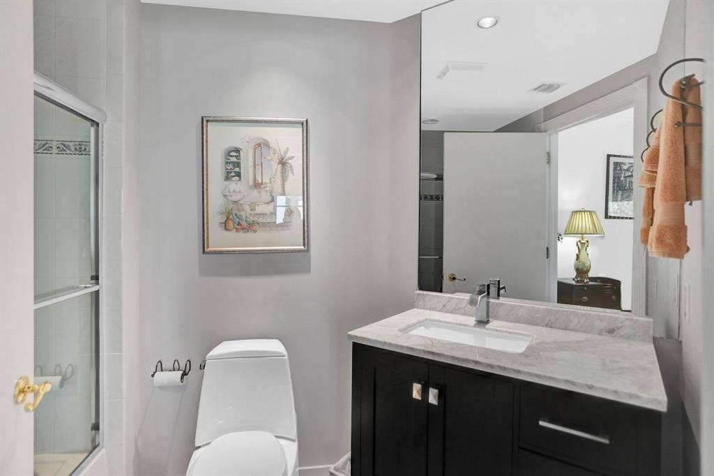 1228 Hillsboro, #204, Hillsboro Beach, FL 33062 BATHROOM #2
