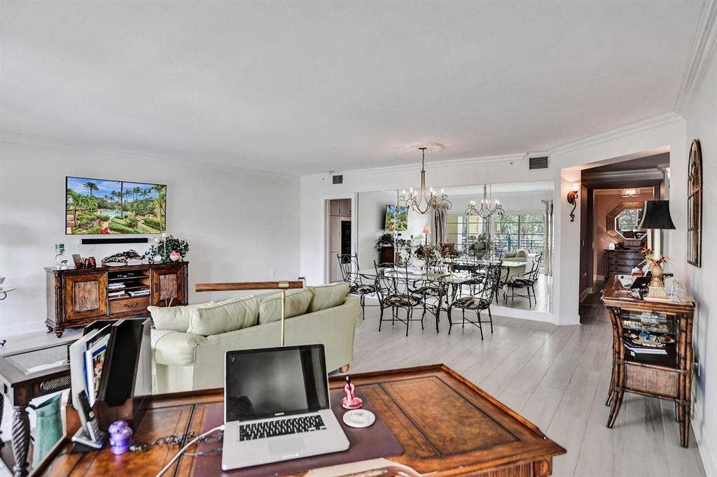 1228 Hillsboro, #204, Hillsboro Beach, FL 33062 OFFICE/LIVING ROOM