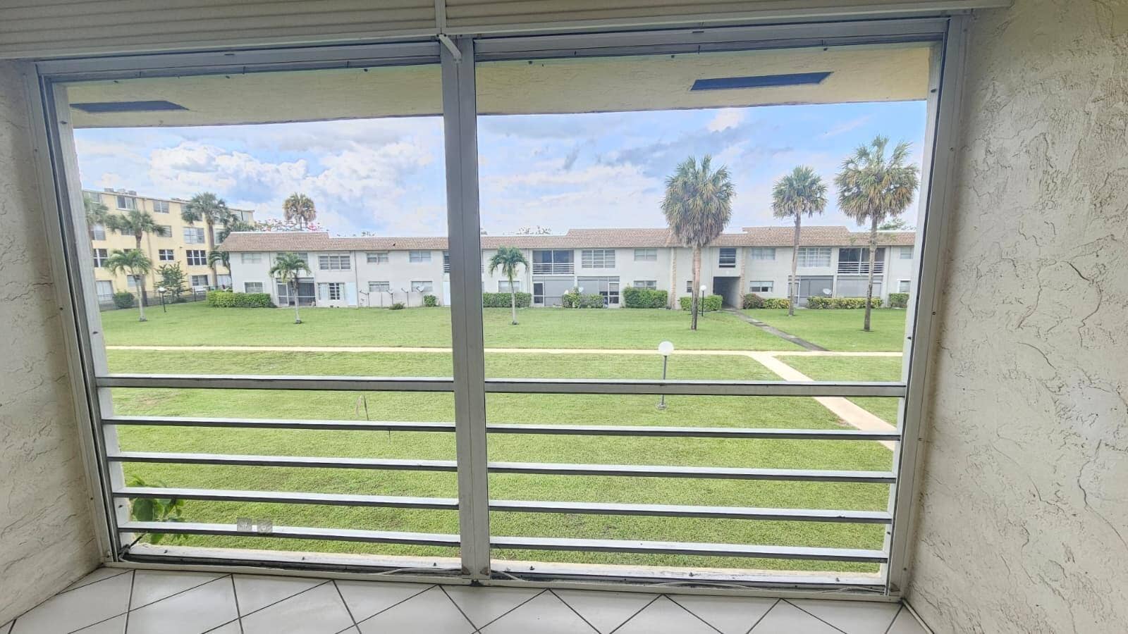 9911 SANDLEFOOT_BALCONY 1