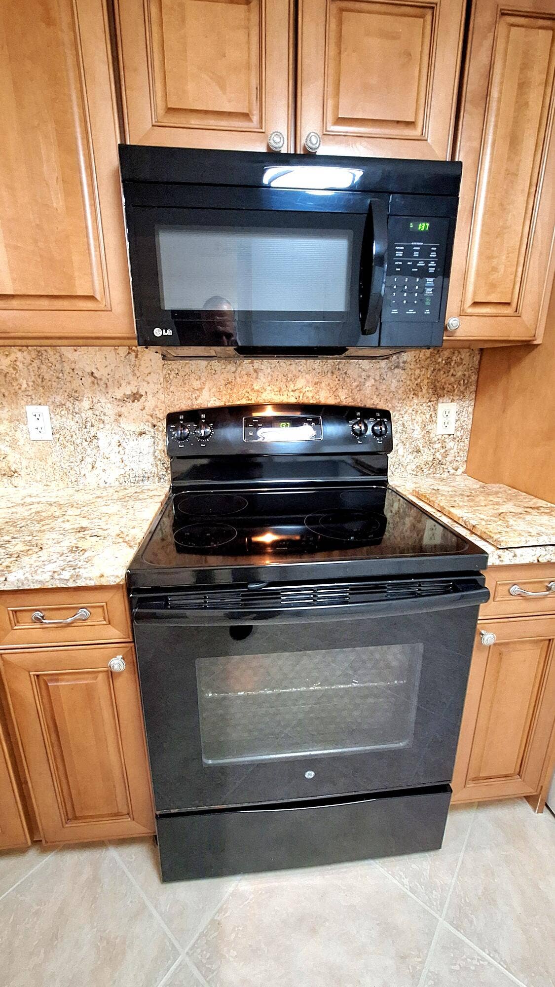 stove and microwave