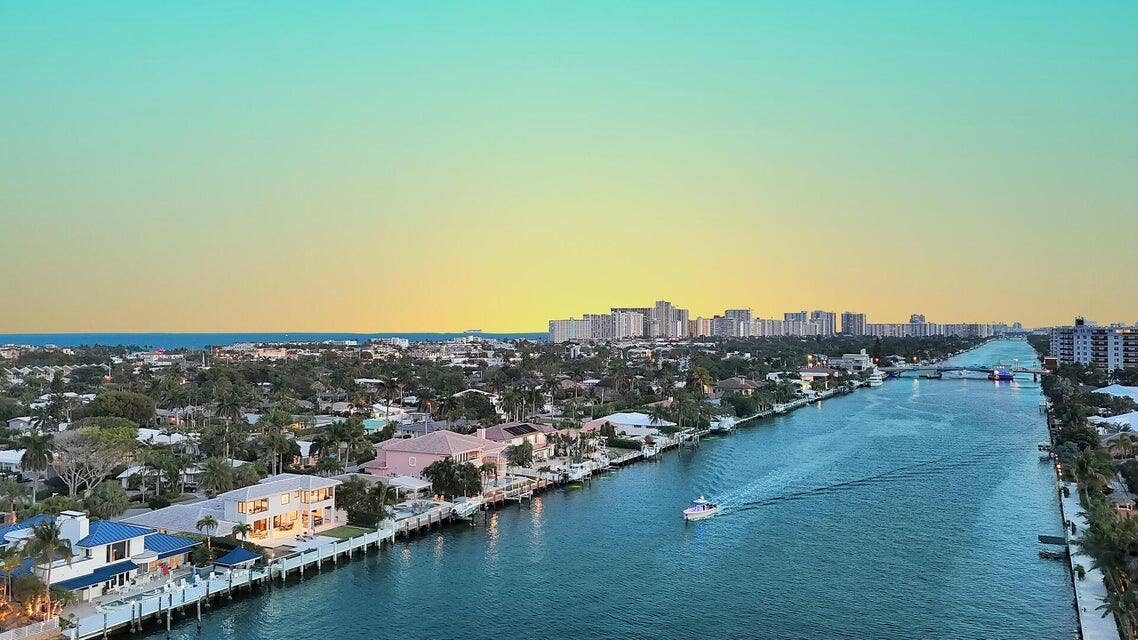 4555 W Tradewinds Avenue, Lauderdale By The Sea, FL 33308 Intracoastal