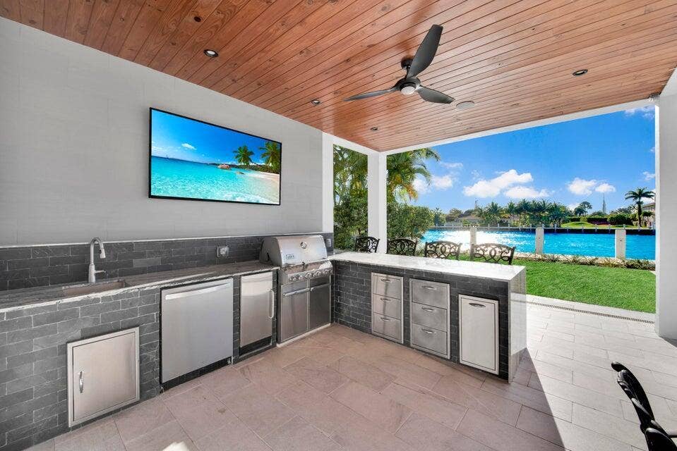 4555 W Tradewinds Avenue, Lauderdale By The Sea, FL 33308 Summer Kitchen