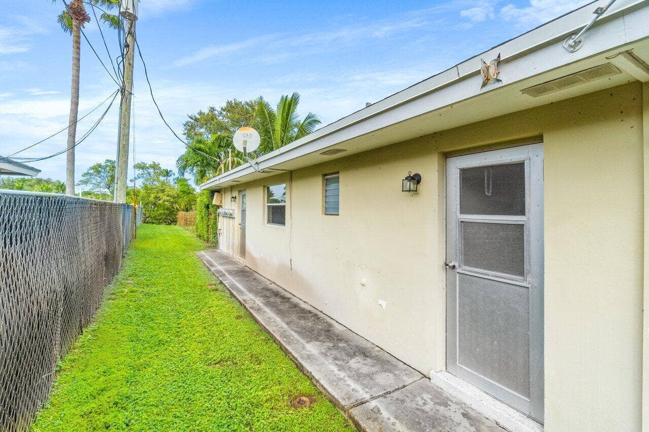 751 Hummingbird Way, #1, North Palm Beach, North Palm Beach, FL 33408 016-751HummingbirdWay-NorthPalmBeach-FL-