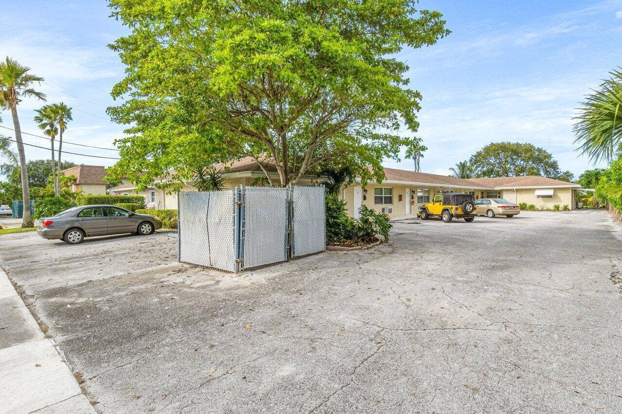 751 Hummingbird Way, #1, North Palm Beach, North Palm Beach, FL 33408 017-751HummingbirdWay-NorthPalmBeach-FL-