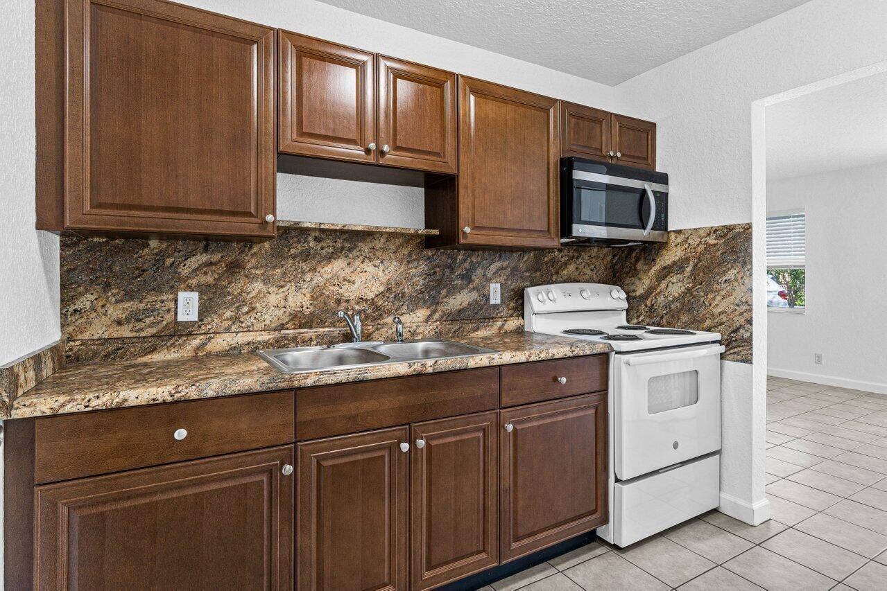 751 Hummingbird Way, #1, North Palm Beach, North Palm Beach, FL 33408 005-751HummingbirdWay-Unit1-NorthPalmBea