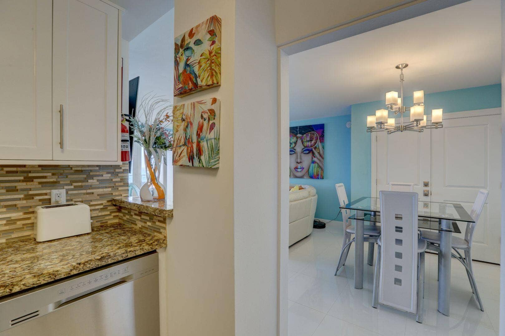 4040 Galt Ocean Drive, #604, Fort Lauderdale, FL 33308 Kitchen area