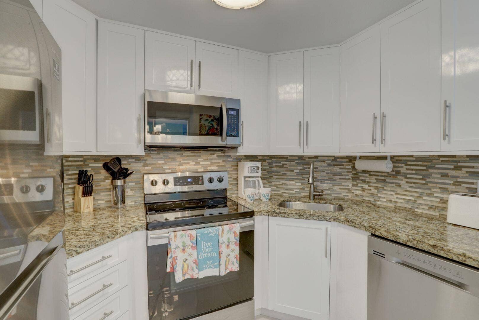 4040 Galt Ocean Drive, #604, Fort Lauderdale, FL 33308 Kitchen