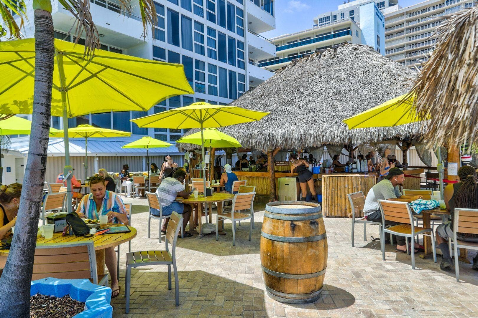 4040 Galt Ocean Drive, #604, Fort Lauderdale, FL 33308 Tiki Bar