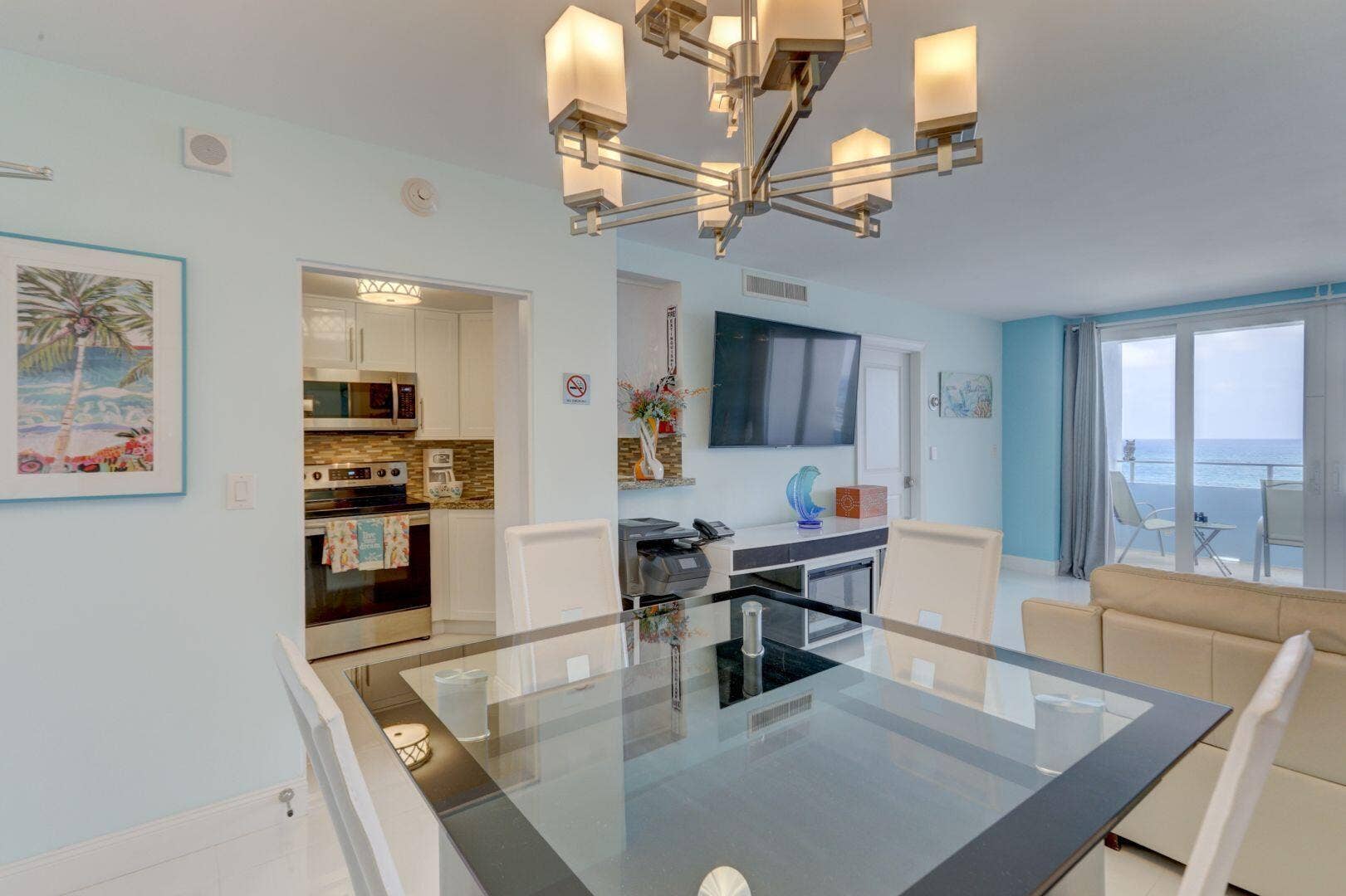 4040 Galt Ocean Drive, #604, Fort Lauderdale, FL 33308 Dining area