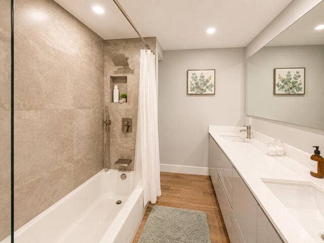 2200 NE 33rd Avenue, #11G, Fort Lauderdale, FL 33305 Master w tub