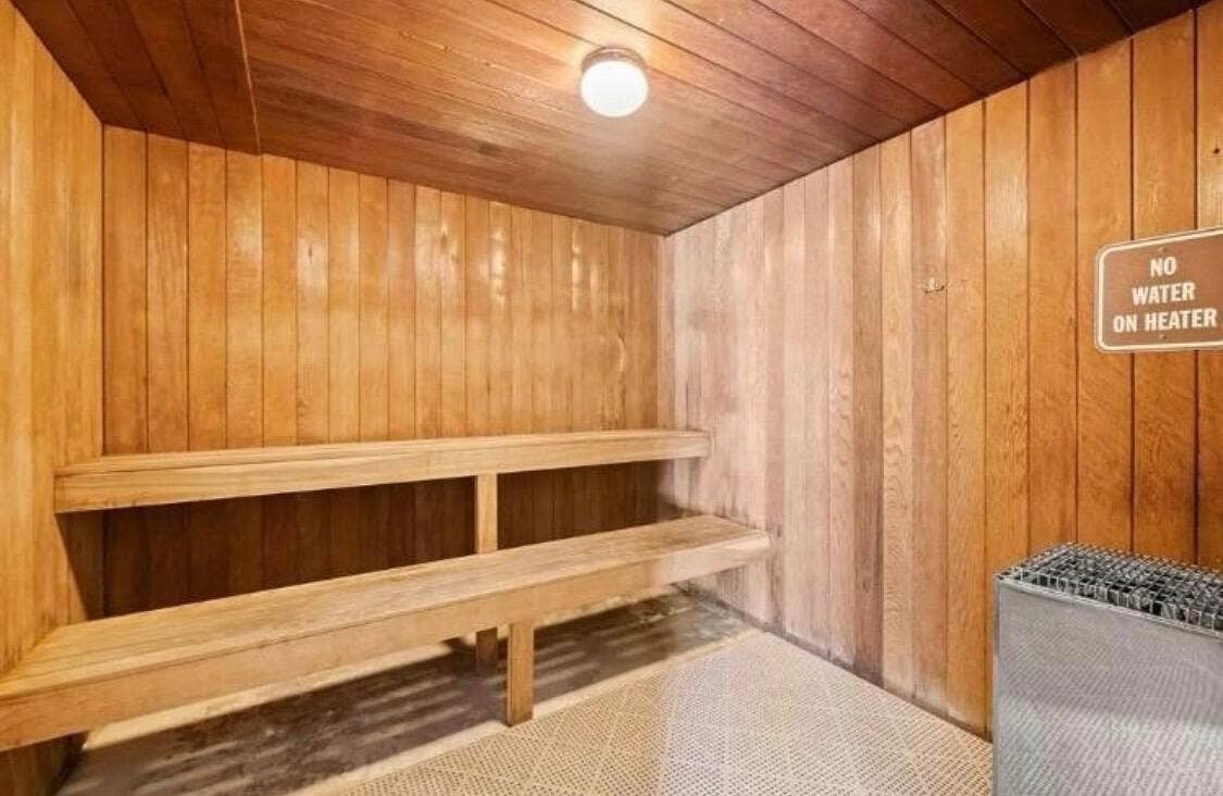 2200 NE 33rd Avenue, #11G, Fort Lauderdale, FL 33305 sauna