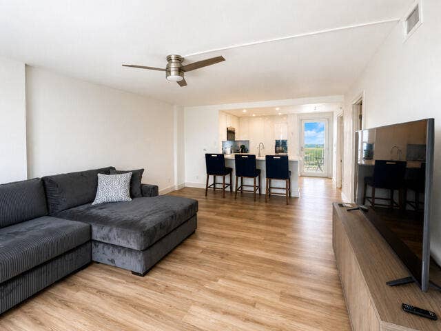 2200 NE 33rd Avenue, #11G, Fort Lauderdale, FL 33305 liv room din area