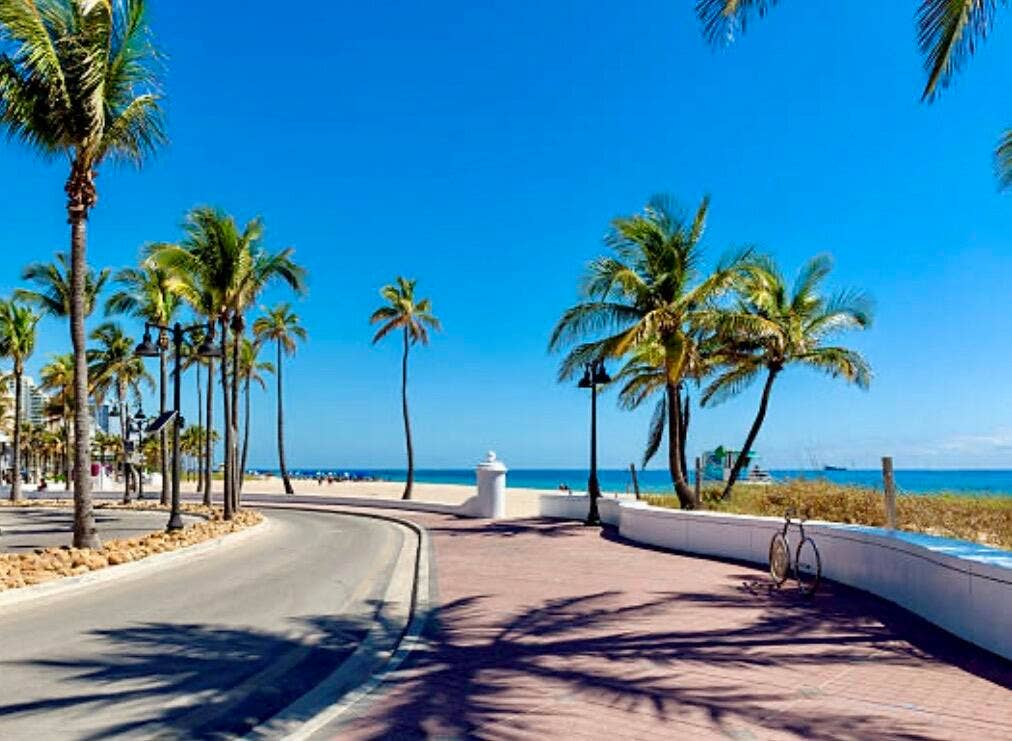 2200 NE 33rd Avenue, #11G, Fort Lauderdale, FL 33305 conveniently located a stroll away from Ft. Laud. famous strip, restaurants, nitelife, Hugh Taylor park