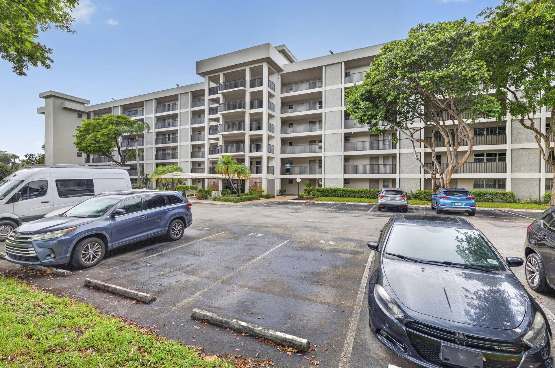 3000 S Course Drive, #103, Pompano Beach, FL 33069 1-web-or-mls-8I8A2213