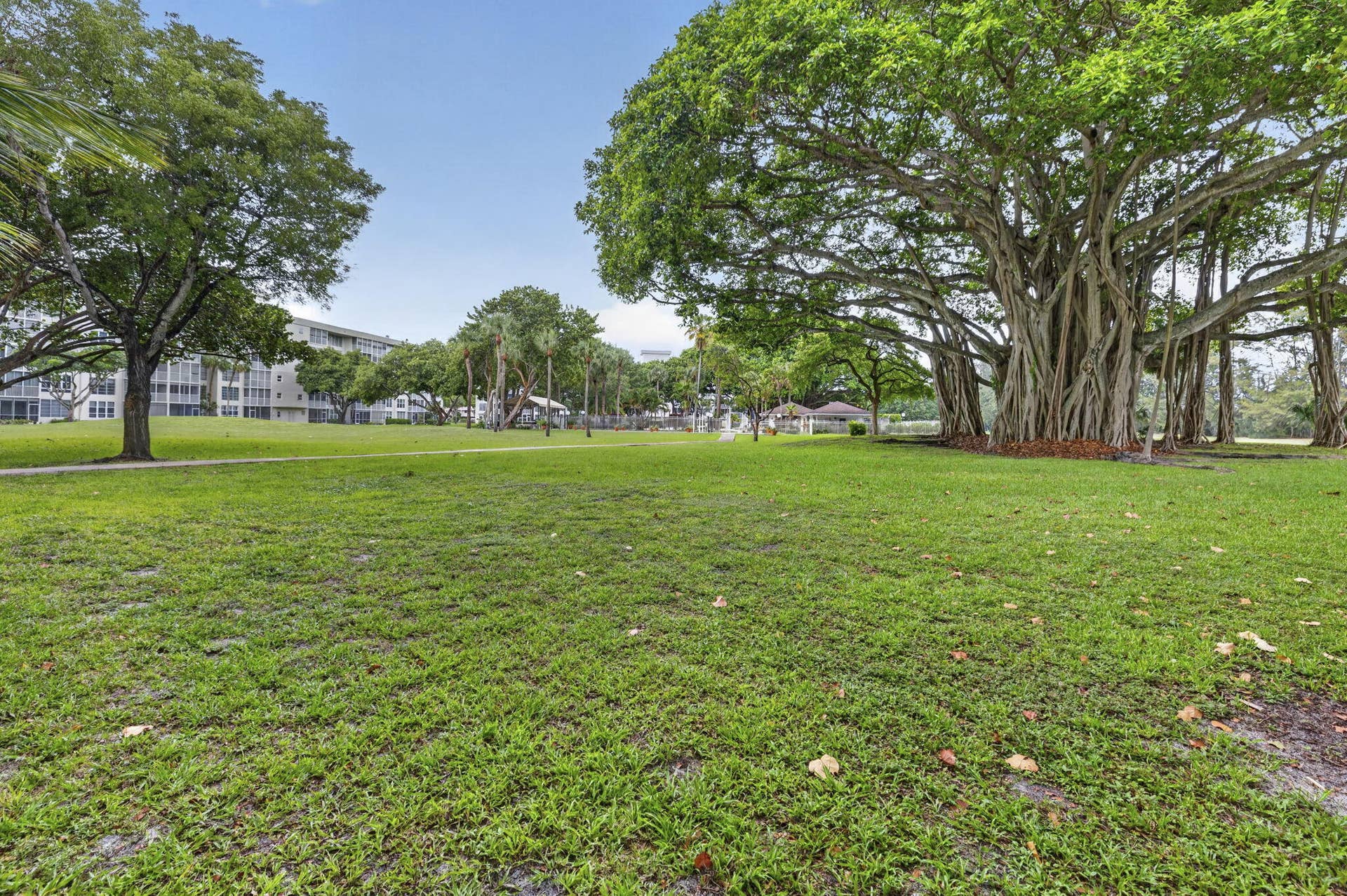 3000 S Course Drive, #103, Pompano Beach, FL 33069 23-web-or-mls-8I8A2152