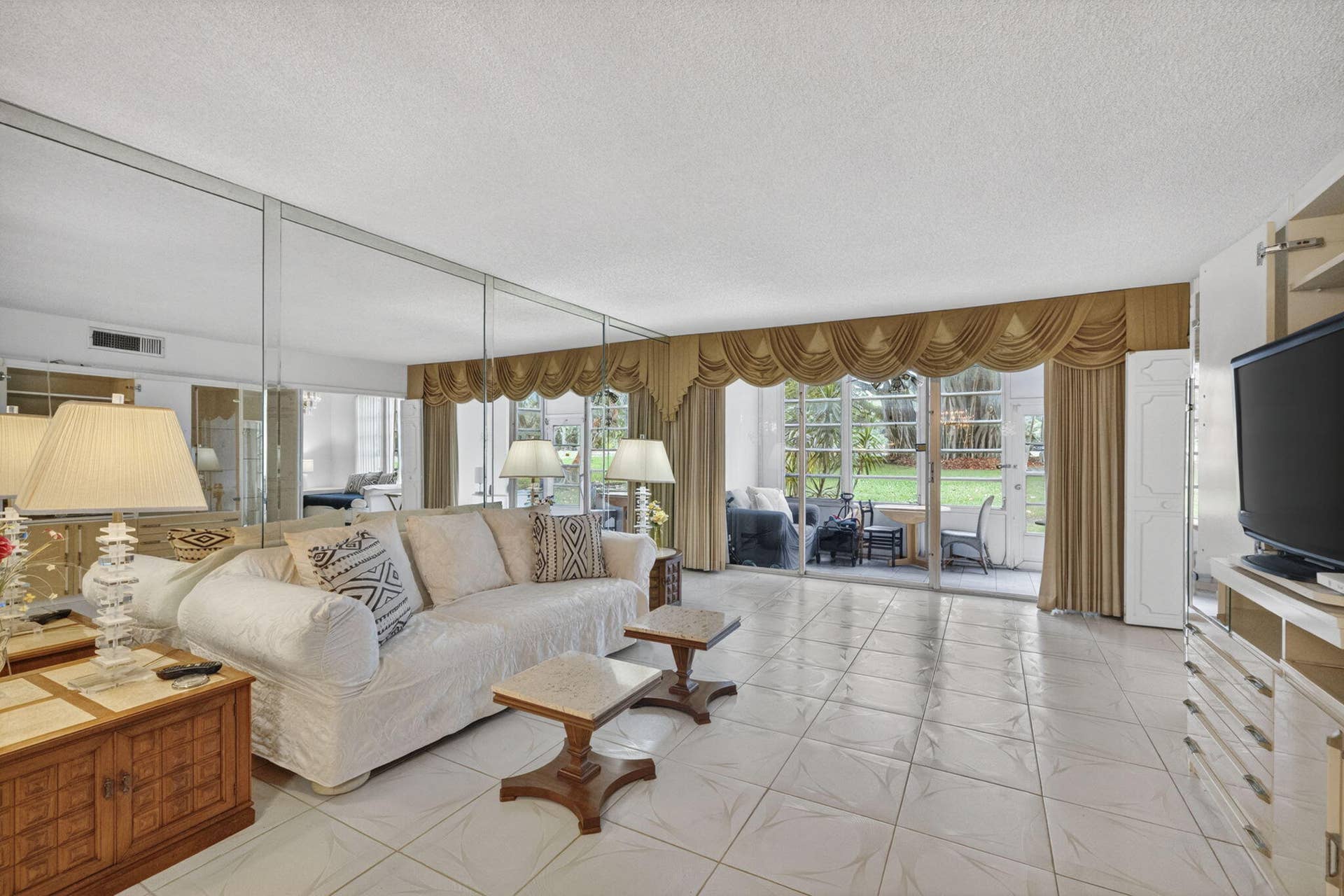 3000 S Course Drive, #103, Pompano Beach, FL 33069 4-web-or-mls-8I8A2052