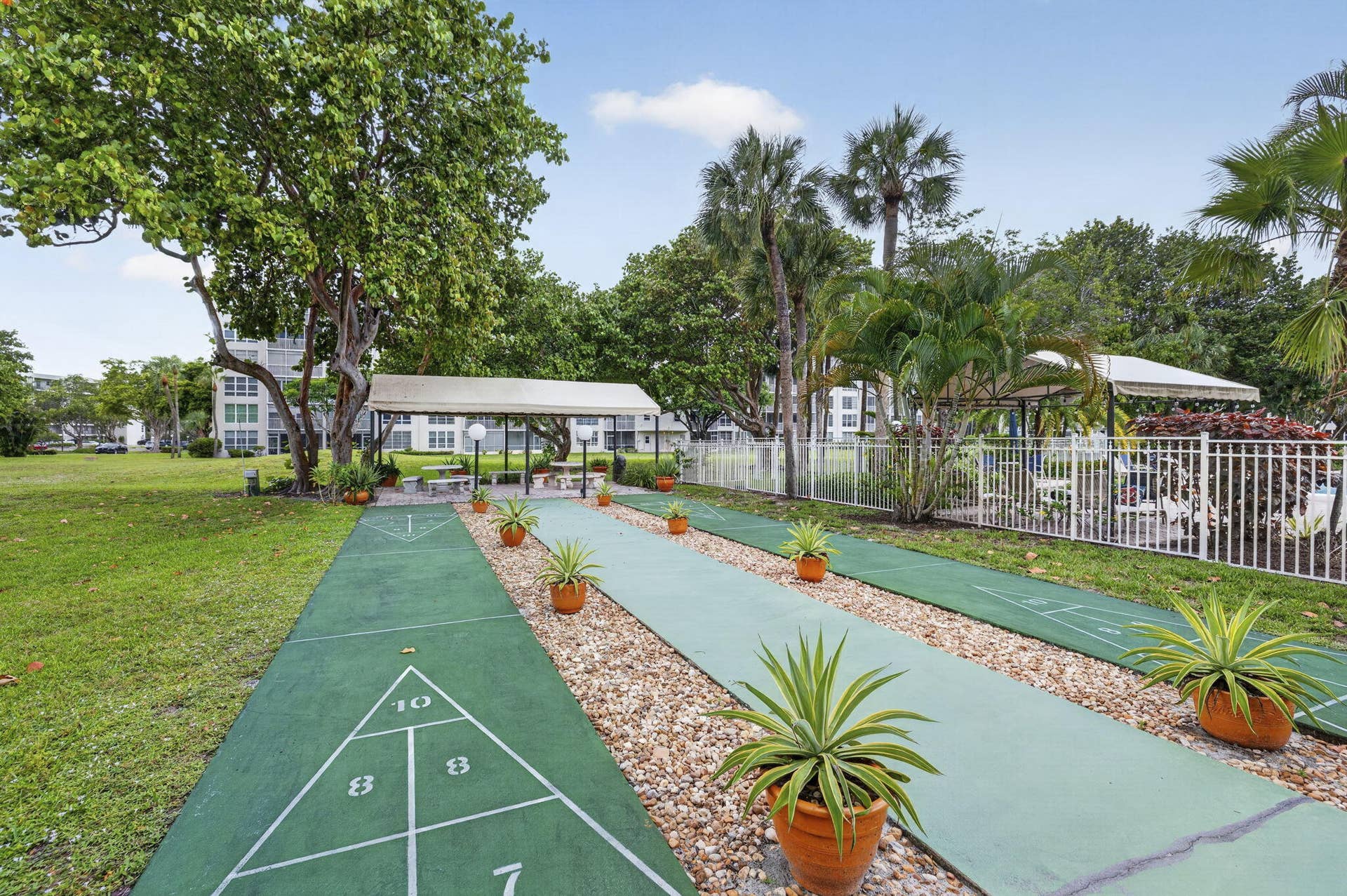 3000 S Course Drive, #103, Pompano Beach, FL 33069 27-web-or-mls-8I8A2173