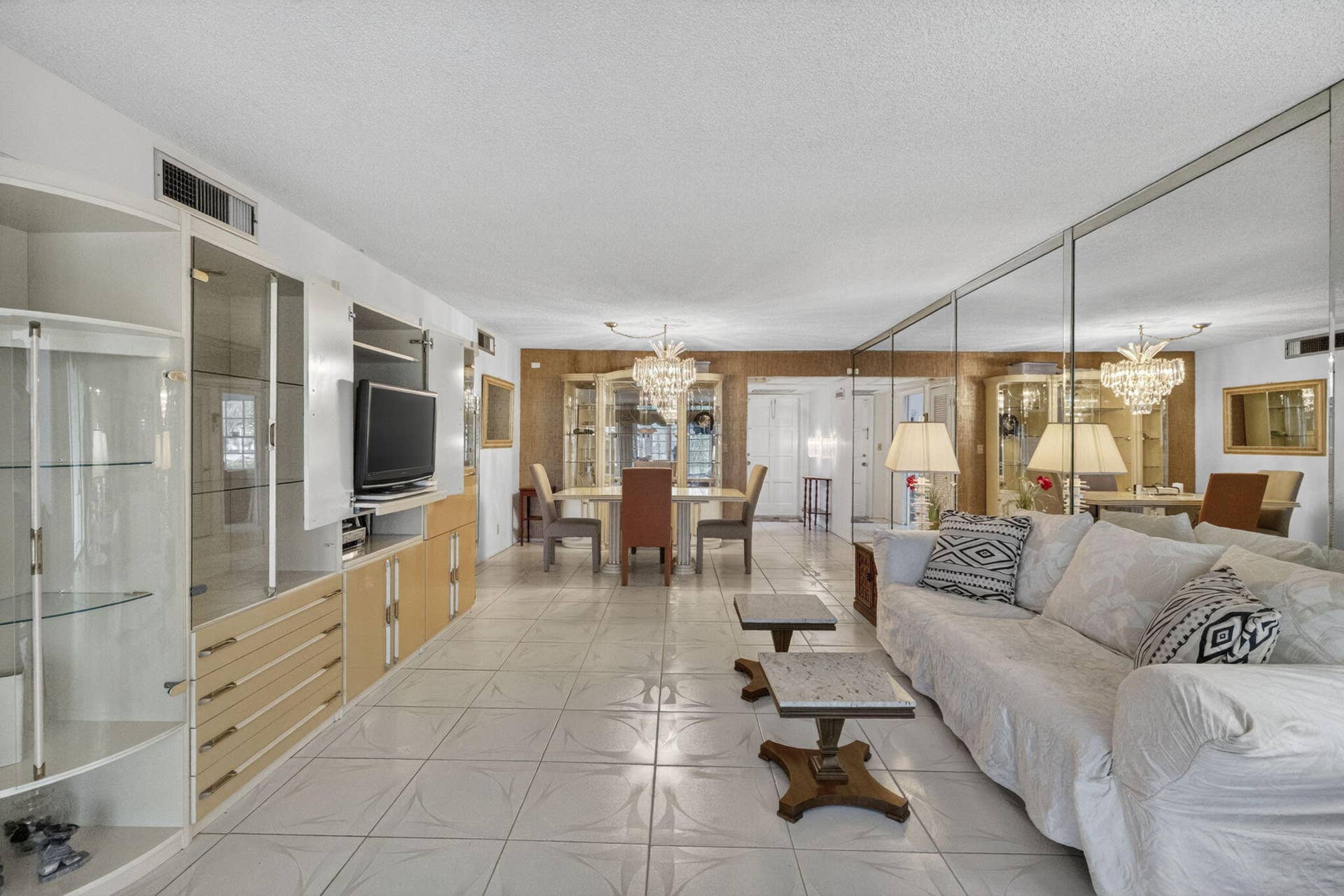 3000 S Course Drive, #103, Pompano Beach, FL 33069 5-web-or-mls-8I8A2057