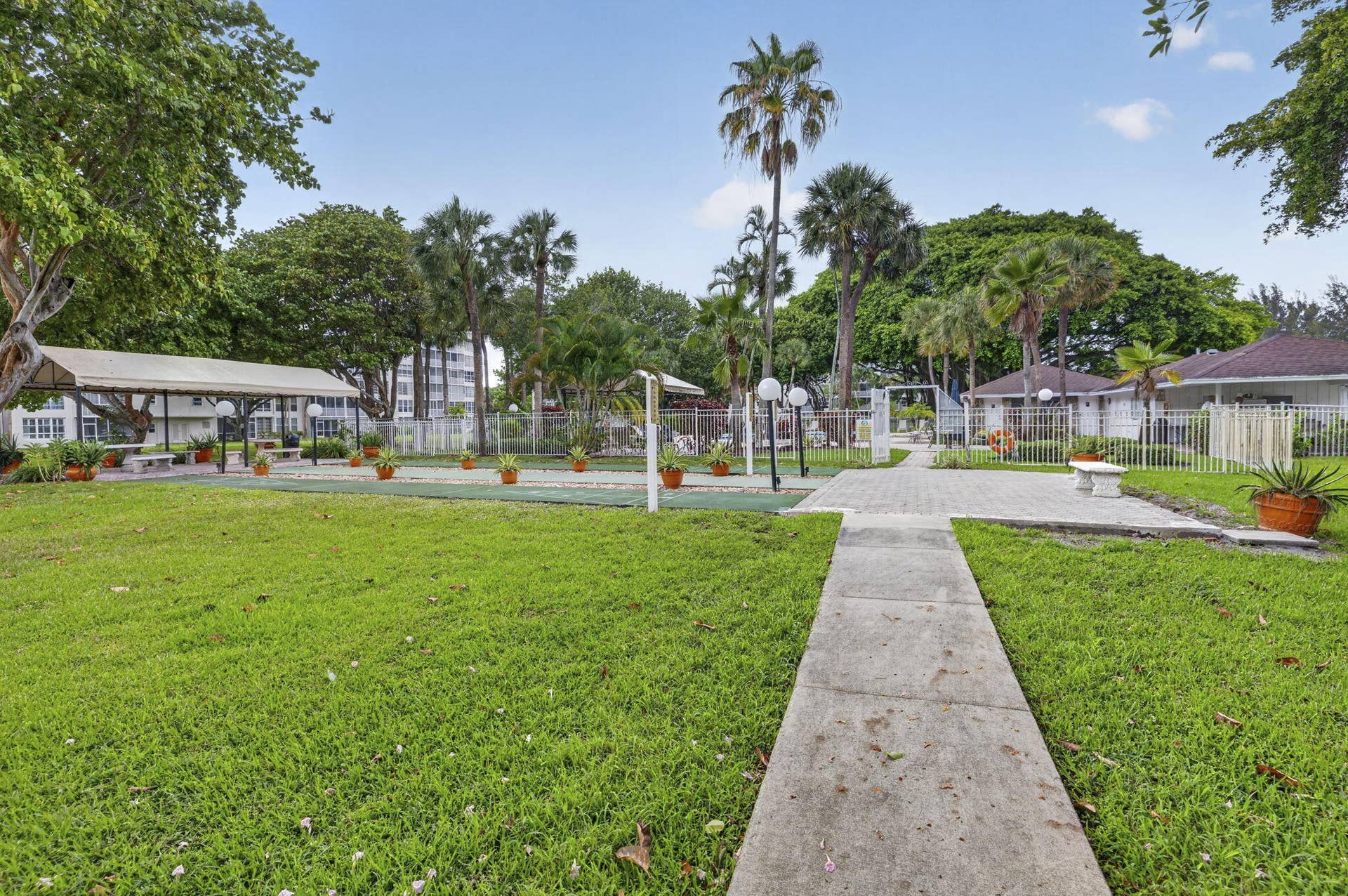 3000 S Course Drive, #103, Pompano Beach, FL 33069 26-web-or-mls-8I8A2167