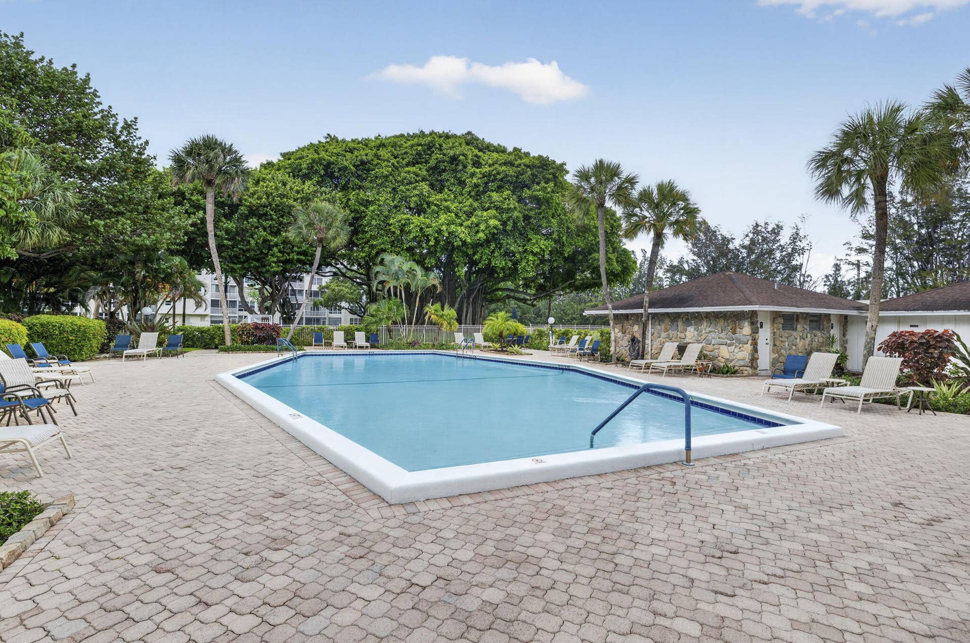 3000 S Course Drive, #103, Pompano Beach, FL 33069 29-web-or-mls-8I8A2182