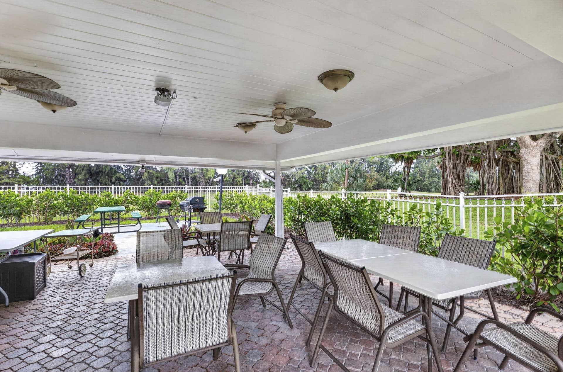 3000 S Course Drive, #103, Pompano Beach, FL 33069 31-web-or-mls-8I8A2197
